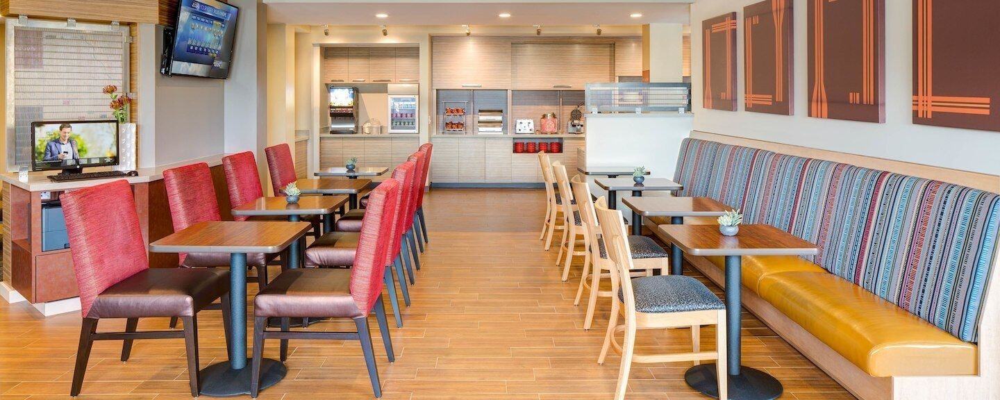 Towneplace Suites By Marriott Fort Mcmurray Zewnętrze zdjęcie
